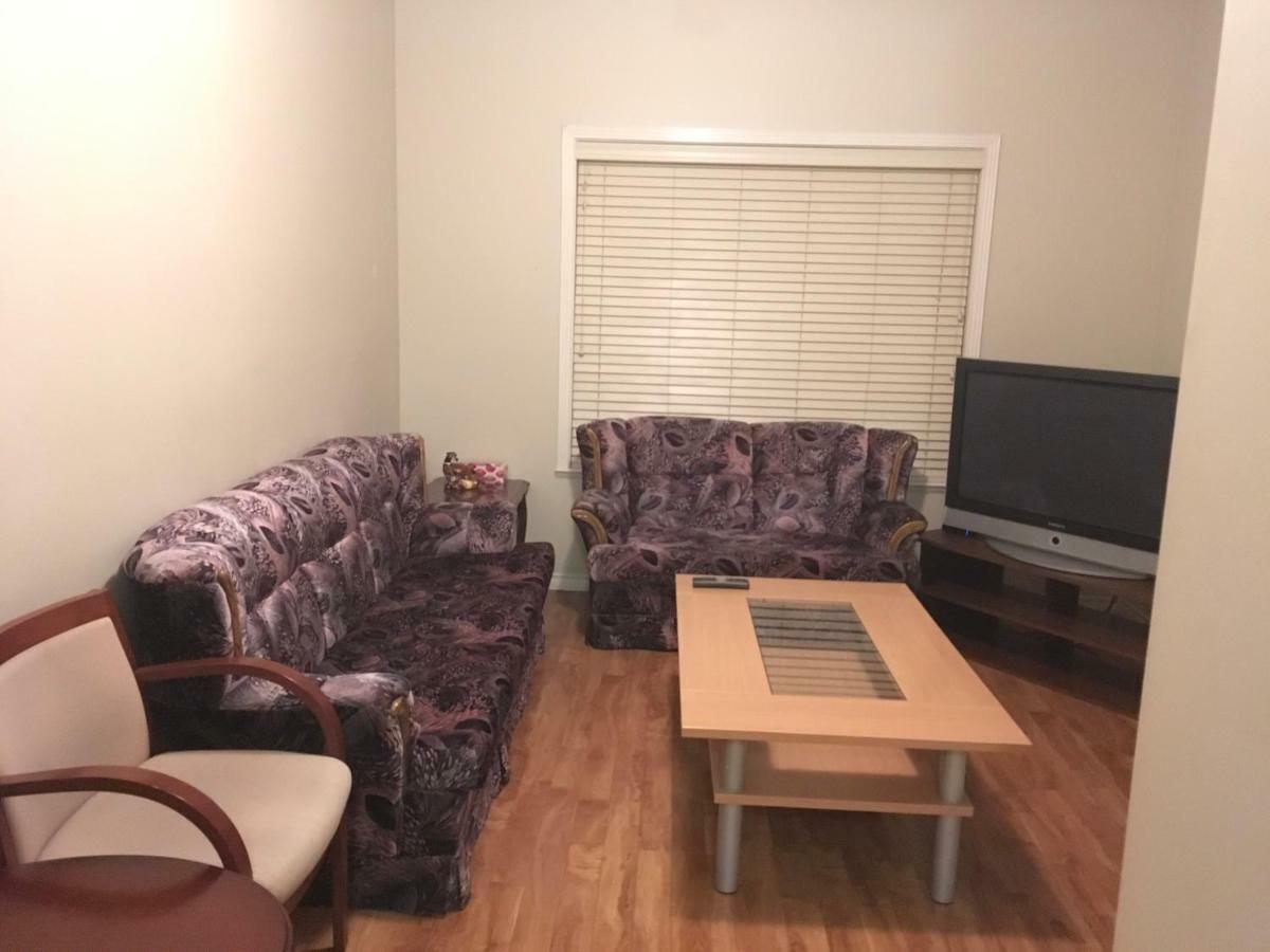 Decent Location Home Суррей Экстерьер фото